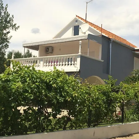 Apartament Milena *